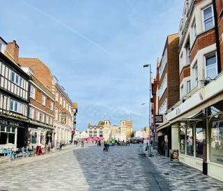 New studio flat overlooking city centre - Kingston upon Thames - 2