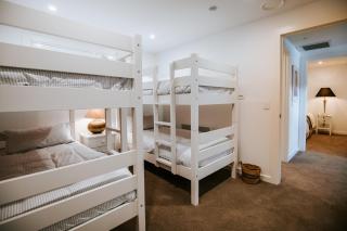 Nautilus Penthouse - Sleeps 8 - Lakefront - Walking Distance to Wanaka - Wanaka - 5