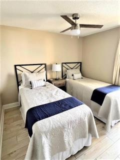 Beachfront Retreat- "The Getaway" - Destin - 1