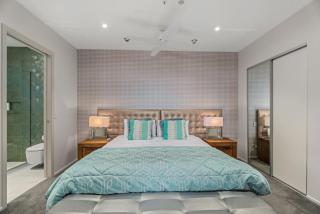 Chic Central Penthouse & Spa by Staysouth - Queenstown - 1