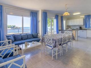 BELLAMAR A - Casa adosada para 10 personas en primera línea de mar en Llançà. - ES-228-11 - Llança - 2