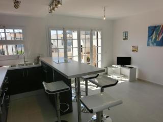 Ático renovado y luminoso con 2 terrazas, cerca de la playa y paseo marítimo, parking y WIFI inclus - ES-228-47 - Llança - 4