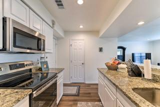Walk to Baylor University: Waco Townhome - 1