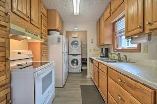 Cozy Oak Island House Less Than 1 Mi to Beaches! - Oak Island - 8