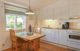 Awesome Home In Tösse With Kitchen - Tösse - 6