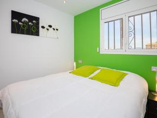 Apartamento moderno, renovado y soleado con vistas panorámicas al mar en primera línea de playa - ES-228-100 - Roses - 5