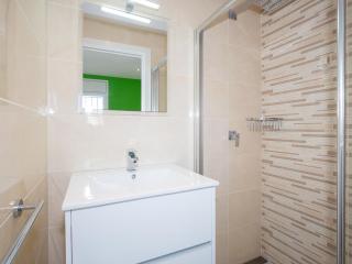 Apartamento moderno, renovado y soleado con vistas panorámicas al mar en primera línea de playa - ES-228-100 - Roses - 4