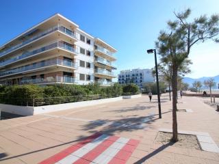 Apartamento renovado a 20m de la playa en Roses con terraza y parking - ES-228-124 - Roses - 9