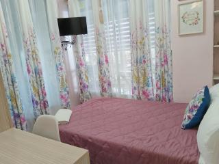 Quirino hub 2 BR family room - 6