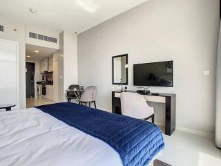 Luxury Living - Amazing Studio in Artesia Damac Hills - Dubai - 4