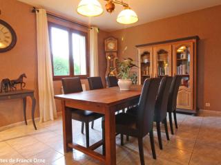 Maison familiale avec jardin clos près du Haras National du Pin - FR-1-497-173 - Le Merlerault - 3