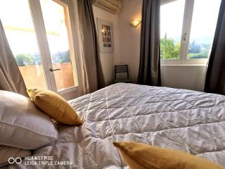 Appartement 5 en duplex, avec deux chambres - LES SUITES DE ROBINSON - Résidence avec piscine en bord de Siagne, à Mandelieu-La-Napoule - Mandelieu La Napoule - 4
