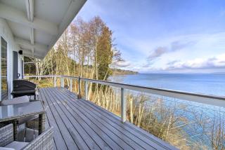 Waterfront Kingston Getaway on Puget Sound! - Kingston - 0