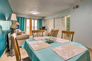 Walk to Beach Ocean-View Galveston Condo! - Galveston - 2