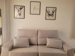 Elegante piso con terraza, garaje, piscina y AC - 1