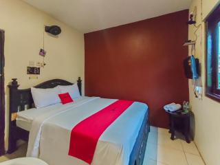 RedDoorz at Pacet Mojokerto - Mojokerto - 8