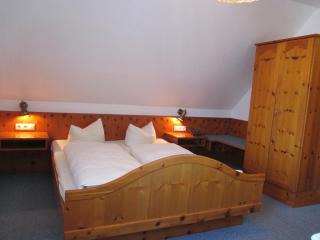 Hotel & Gästehaus Krone - Geiselwind - 5