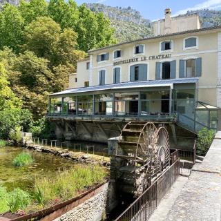 Le Château Olive et Raisin - Fontaine-de-Vaucluse - 8