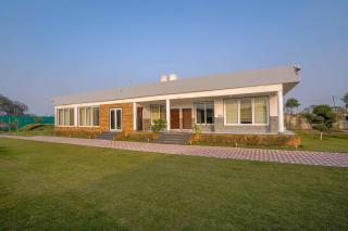 Luxury Farmhouse Stay, Pure Vegetarian- Santushti Farm, NCR - 0