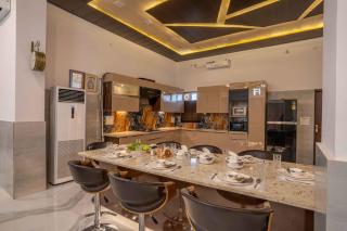 Luxury Farmhouse Stay, Pure Vegetarian- Santushti Farm, NCR - 4