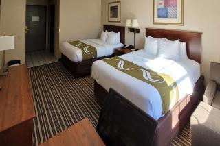 Quality Inn & Suites Columbia I-70 - Columbia - 1