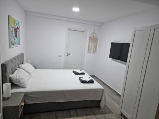 OLIMP Sea View Apartments - The Sunny Apartment - 3