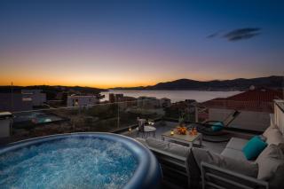 Apartment Alegria in Okrug with heated Pool, Sea view, Jacuzzi, Wifi - Trogir - 4