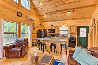 Cozy Mtn Cabin Spacious Deck and Forest Views! - Murphy - 5