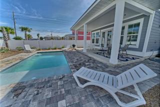 Fabulous Modern Beach House - 4BR, 35BA: POOL/Beach View & Access/Balcony - Panama City Beach - 0