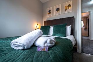 Yew Tree House Contractor / Family home Free Netflix Fast WiFi near Dudley/Birmingham - 8