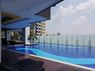 Ipoh town Santorini @majestic condo 6 pax - 8