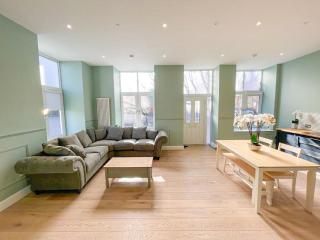 Beautiful 2BR, Private Entry in Vibrant Leith - Edinburgh - 4