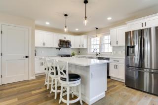 Renovated Family Home on Providence River! - - 0