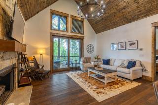 Sip Sip Hooray at Eagles Nest - 4