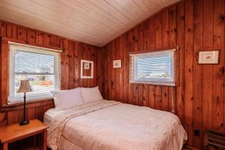 At Turtle Cottage by Oak Island Accommodations - Oak Island - 3