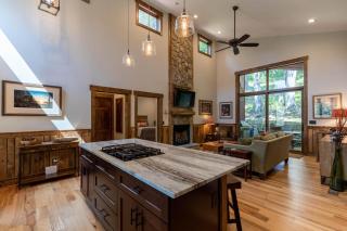 Apres Chalet at Eagles Nest - 1