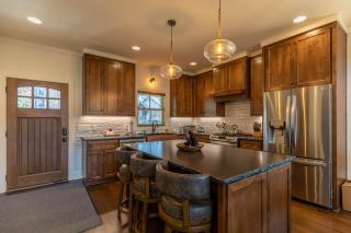 Woof Lodge at SweetGrass - Blowing Rock - 1