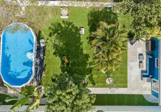 Luxury Oasis W Pool, Turf Yard, & Privacy Fence - St Petersburg - 9