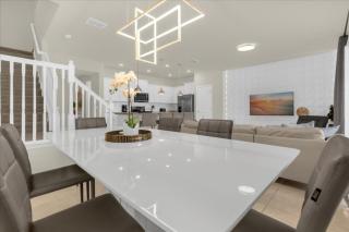 5 Bedroom- 4 Bathroom Solterra 7561 Os - Davenport - 7