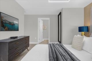 5 Bedroom 4 Bathroom Storey Lake 4823 Ds - 3
