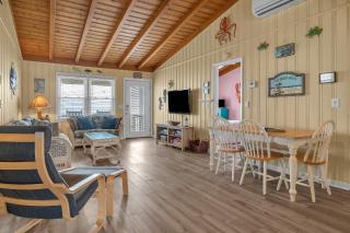 Cabana Boy by Oak Island Accommodations - Oak Island - 2