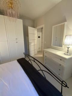 Elena Apartment - View Lake - Private Garage - 7