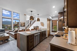 Elk Haven! Two Large Patios, Private Jacuzzi, Indoor/Outdoor Fireplace - 2