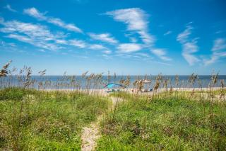 Linger Longer by Oak Island Accommodations - Caswell Beach - 3