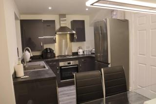 2 Bedroom House - 5