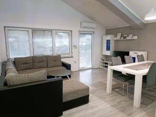 Apartment Sofia, 200 m from the beach - Bibinje - 2