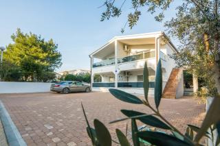 Apartments with a parking space Vir - 20799 - Vir - 0