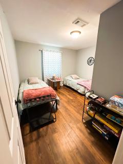 Rayburn's Drowsy Lane Retreat - - 5