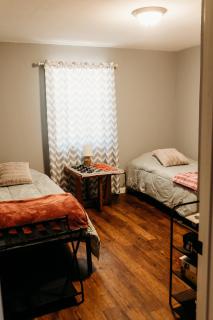 Rayburn's Drowsy Lane Retreat - - 4