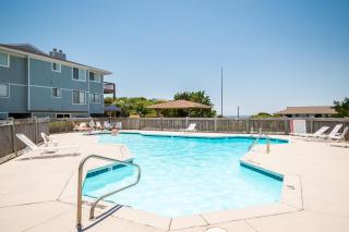 Beach Getaway Among The Oaks - Caswell Beach - 9